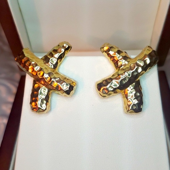 Vintage Jewelry - Large gold X clip earrings